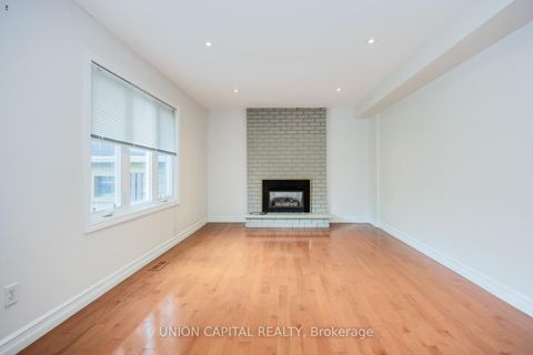 Photo 2 at 82 Old Yonge Street, Aurora Village, Aurora