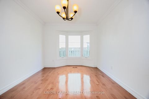 Photo 9 at 82 Old Yonge Street, Aurora Village, Aurora