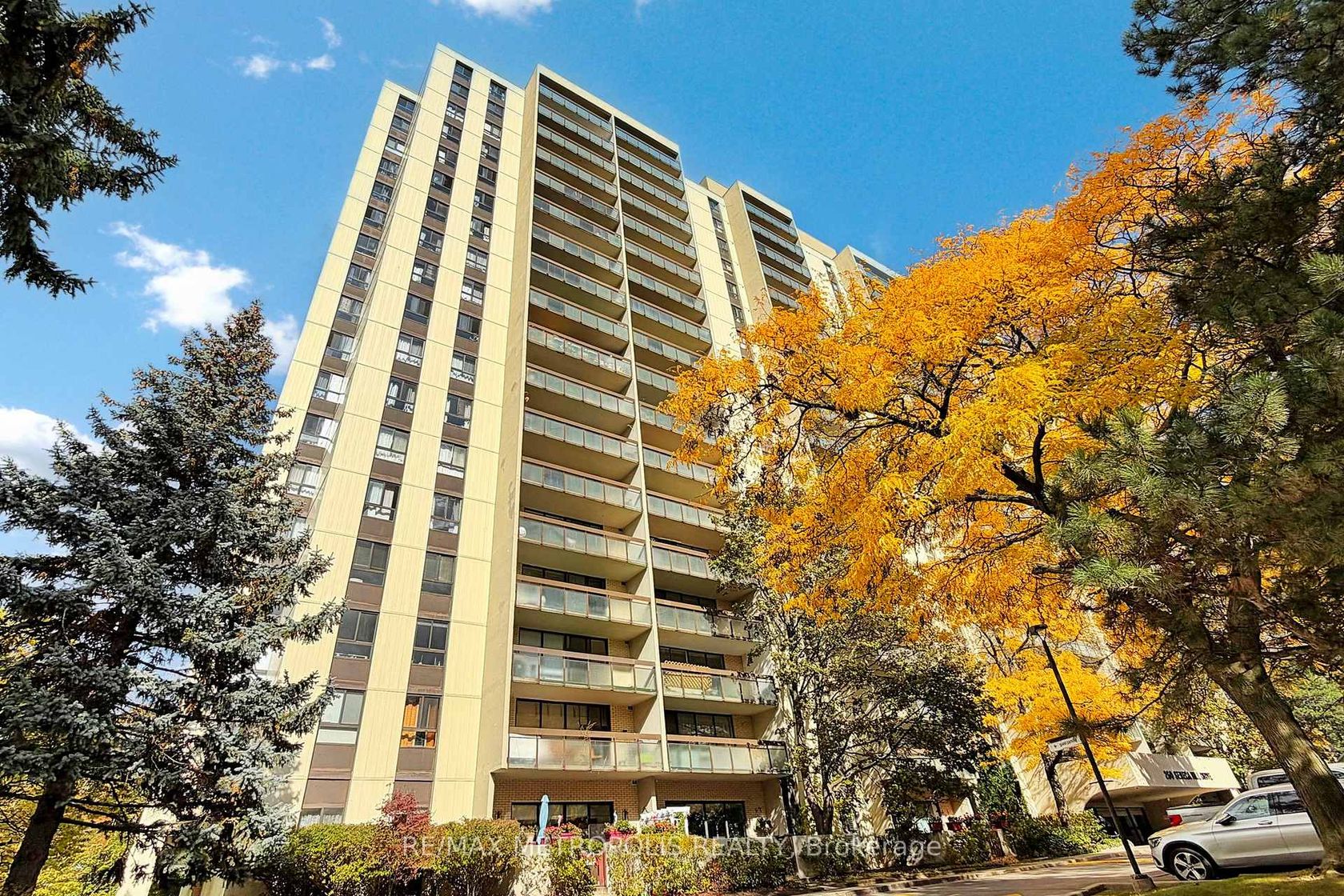 206 - 260 Seneca Hill Drive, Don Valley Village, Toronto photo number 2