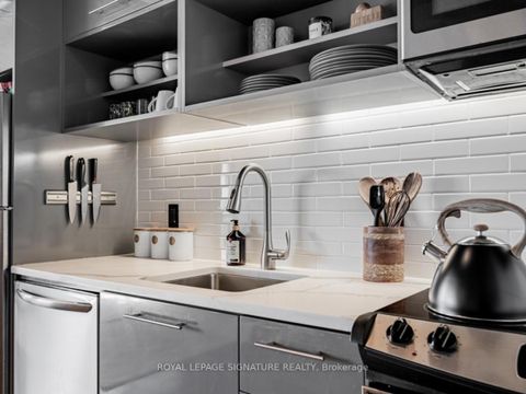 Photo 6 at 405 - 51 Trolley Crescent, Moss Park, Toronto