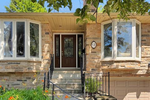 Photo 2 at 61 Whittaker Crescent, Bayview Village, Toronto