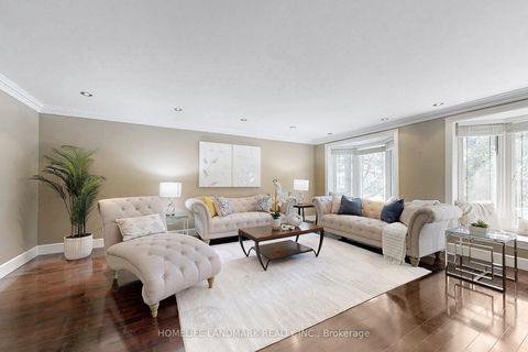 Photo 3 at 61 Whittaker Crescent, Bayview Village, Toronto