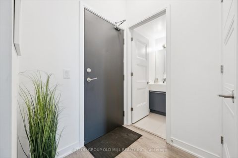 Photo 5 at 101 - 25 Neighbourhood Lane, Queensway, Toronto