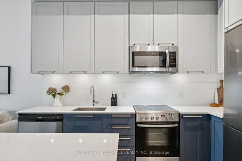 Photo 7 at 101 - 25 Neighbourhood Lane, Queensway, Toronto