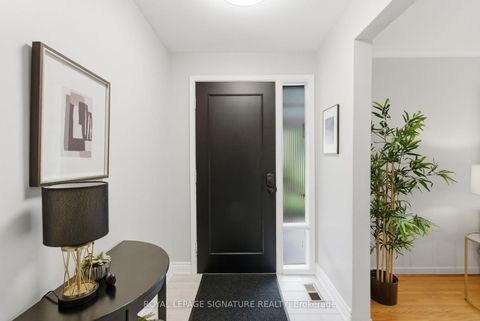 Photo 2 at 26 Royal Doulton Drive, Donalda, Toronto