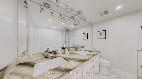 Photo 20 at 905 - 7 Carlton Street, Yonge Corridor, Toronto Photo 20 at 905 - 7 Carlton Street, Yonge Corridor, Toronto