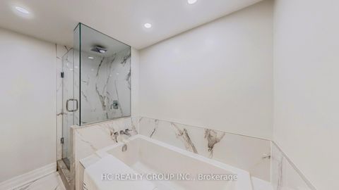 Photo 21 at 905 - 7 Carlton Street, Yonge Corridor, Toronto Photo 21 at 905 - 7 Carlton Street, Yonge Corridor, Toronto