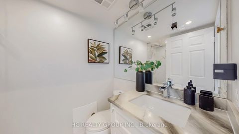 Photo 28 at 905 - 7 Carlton Street, Yonge Corridor, Toronto Photo 28 at 905 - 7 Carlton Street, Yonge Corridor, Toronto