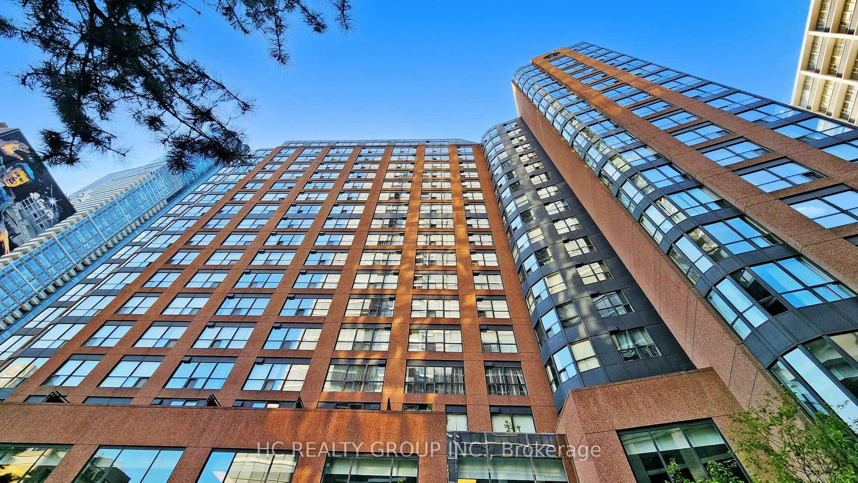 Photo 1 at 905 - 7 Carlton Street, Yonge Corridor, Toronto Photo 1 at 905 - 7 Carlton Street, Yonge Corridor, Toronto