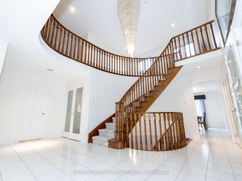 Photo 3 at 41 Montclair Road, Bayview Hill, Richmond Hill