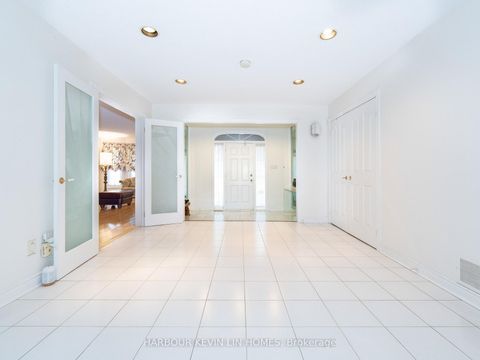 Photo 5 at 41 Montclair Road, Bayview Hill, Richmond Hill