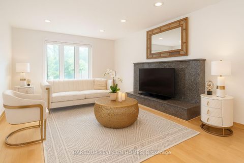 Photo 10 at 41 Montclair Road, Bayview Hill, Richmond Hill