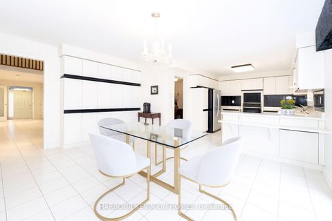 Photo 13 at 41 Montclair Road, Bayview Hill, Richmond Hill