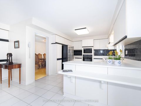 Photo 17 at 41 Montclair Road, Bayview Hill, Richmond Hill