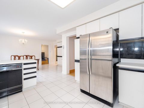 Photo 20 at 41 Montclair Road, Bayview Hill, Richmond Hill