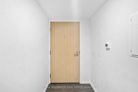 Photo 4 at 802 - 5 Soudan Avenue, Mount Pleasant West, Toronto