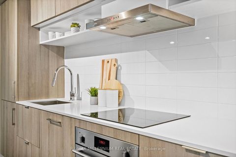 Photo 8 at 802 - 5 Soudan Avenue, Mount Pleasant West, Toronto