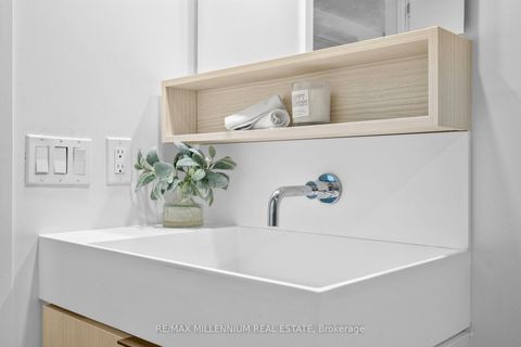 Photo 26 at 802 - 5 Soudan Avenue, Mount Pleasant West, Toronto