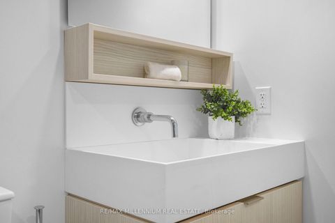 Photo 27 at 802 - 5 Soudan Avenue, Mount Pleasant West, Toronto