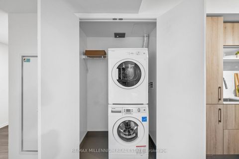 Photo 38 at 802 - 5 Soudan Avenue, Mount Pleasant West, Toronto