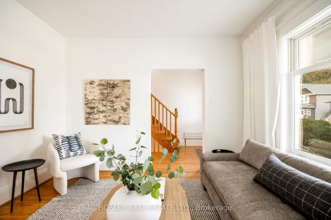 Photo 2 at 12 Coleridge Avenue, Lumsden, Toronto