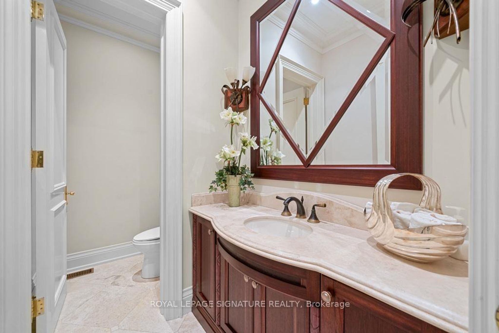 Photo 12 at 428 Glengrove Avenue, Nortown, Toronto Photo 12 at 428 Glengrove Avenue, Nortown, Toronto