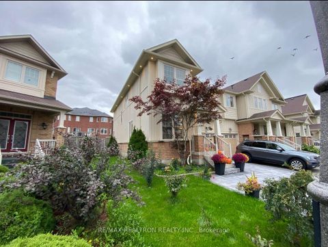 Photo 3 at 94 Stoyell Drive, Jefferson, Richmond Hill