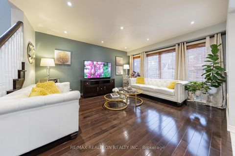 Photo 9 at 94 Stoyell Drive, Jefferson, Richmond Hill