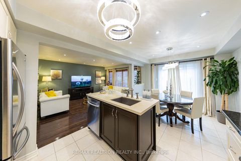 Photo 11 at 94 Stoyell Drive, Jefferson, Richmond Hill