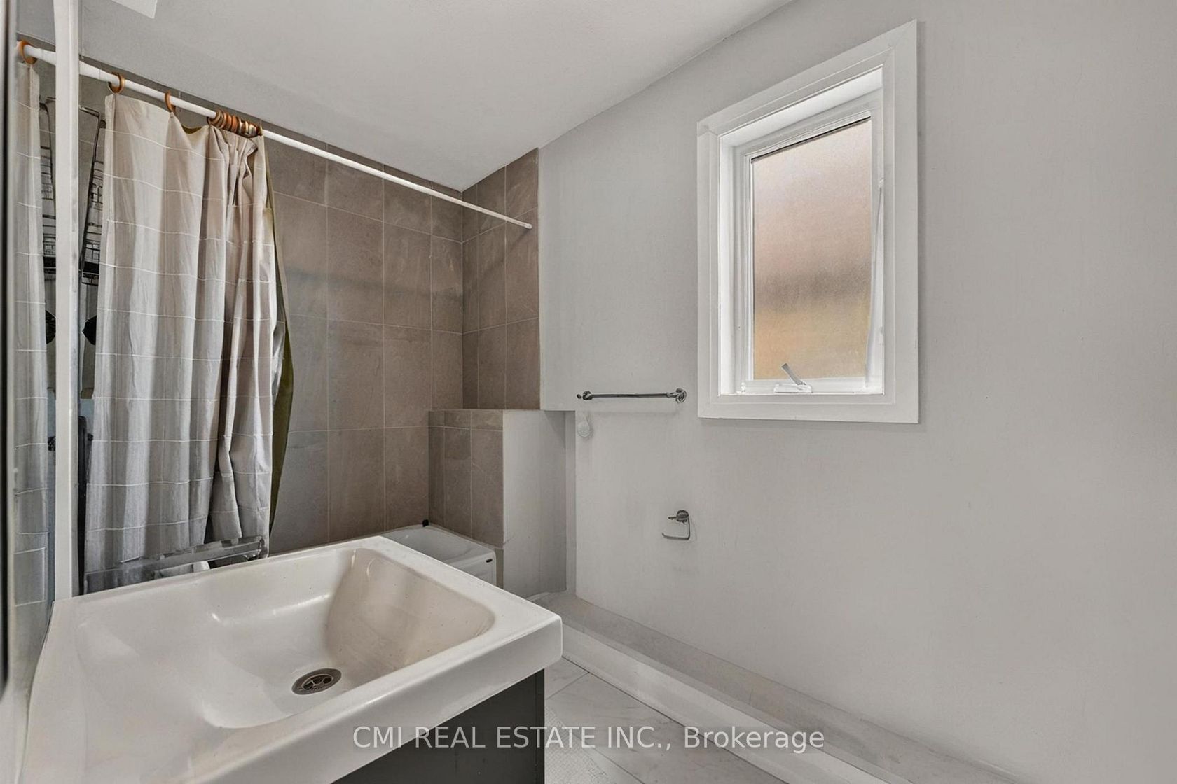 Photo 33 at 20 Jeavons Avenue, Birchmount, Toronto Photo 33 at 20 Jeavons Avenue, Birchmount, Toronto