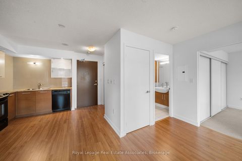 Photo 2 at 518 - 8 Telegram Mews, Waterfront Communities C1, Toronto