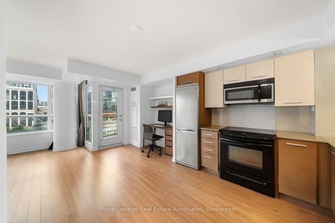 Photo 4 at 518 - 8 Telegram Mews, Waterfront Communities C1, Toronto