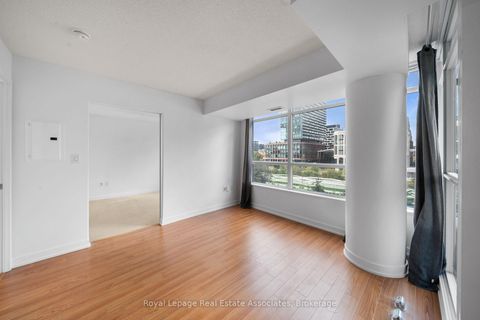 Photo 7 at 518 - 8 Telegram Mews, Waterfront Communities C1, Toronto