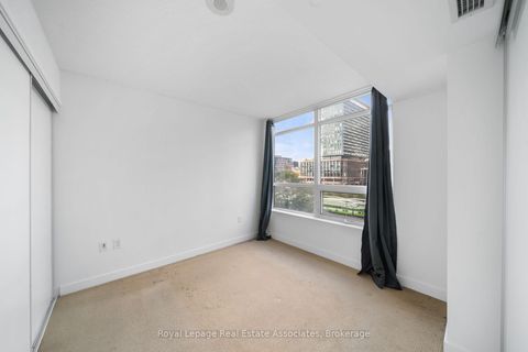 Photo 11 at 518 - 8 Telegram Mews, Waterfront Communities C1, Toronto