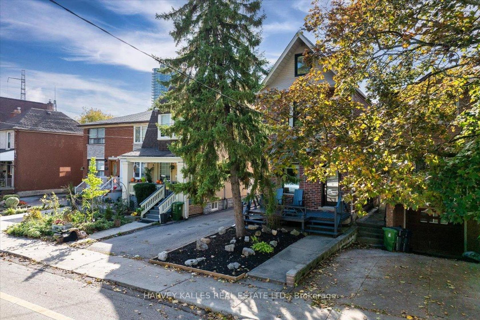 338 Bartlett Avenue N, Junction, Toronto photo number 2 338 Bartlett Avenue N, Junction, Toronto photo number 2