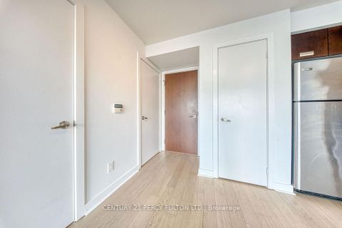 Photo 5 at 411 - 80 Western Battery Road, Niagara, Toronto