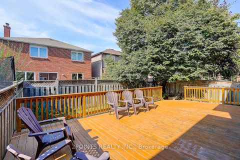Photo 4 at 233 Brickstone Circle, Brownridge, Vaughan