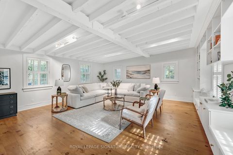 Photo 3 at 22 Beechwood Crescent, Broadview North, Toronto