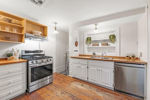 Photo 10 at 22 Beechwood Crescent, Broadview North, Toronto
