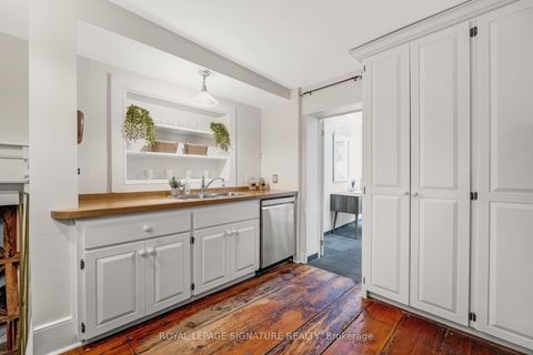 Photo 11 at 22 Beechwood Crescent, Broadview North, Toronto