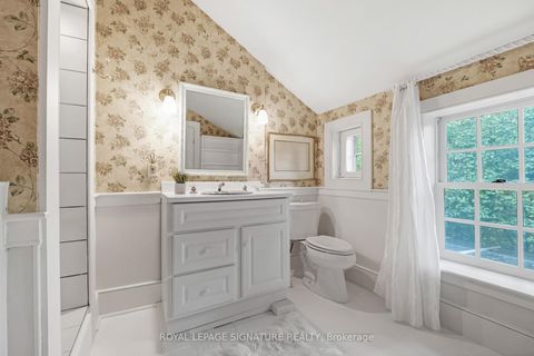 Photo 16 at 22 Beechwood Crescent, Broadview North, Toronto