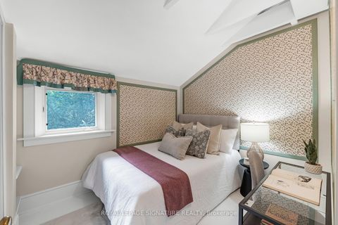 Photo 18 at 22 Beechwood Crescent, Broadview North, Toronto
