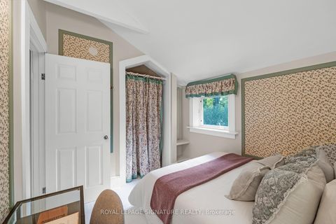 Photo 19 at 22 Beechwood Crescent, Broadview North, Toronto