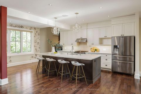 Photo 1 at 2448 Bridge Road, WO West, Oakville