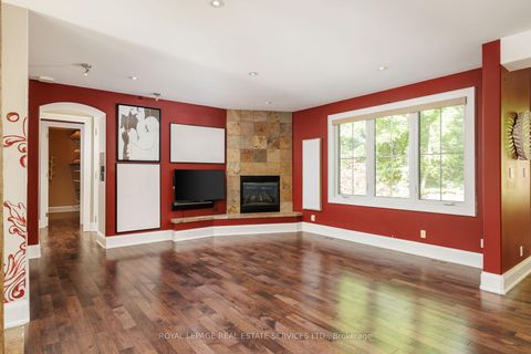 Photo 4 at 2448 Bridge Road, WO West, Oakville