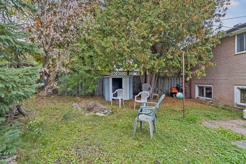 Photo 41 at 16 Foreht Crescent, Aurora Heights, Aurora