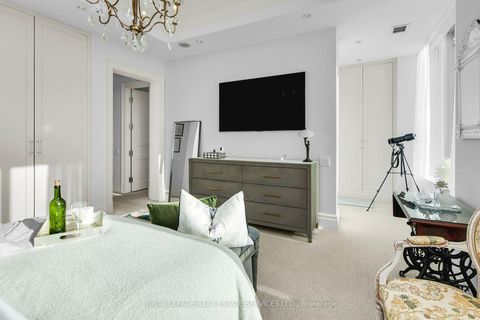 Photo 10 at 1701 - 155 St Clair Avenue W, Casa Loma, Toronto