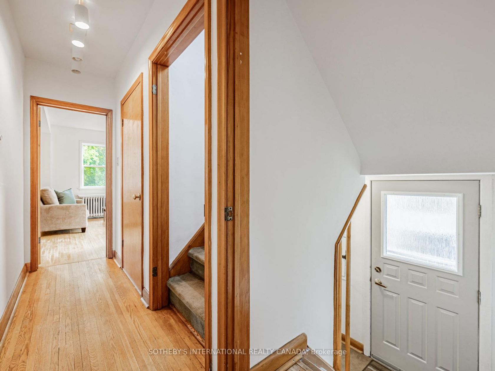Photo 10 at 21 Tripp Crescent, Dorset Park, Toronto Photo 10 at 21 Tripp Crescent, Dorset Park, Toronto