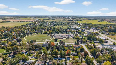 Photo 29 at 209 Newholme Circle, Stroud, Innisfil Photo 29 at 209 Newholme Circle, Stroud, Innisfil