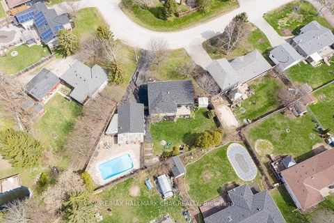 Photo 32 at 209 Newholme Circle, Stroud, Innisfil